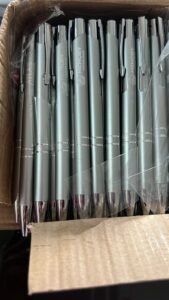 canetas-de-metal-prateado-gravacao-laser-Memory-Atlas